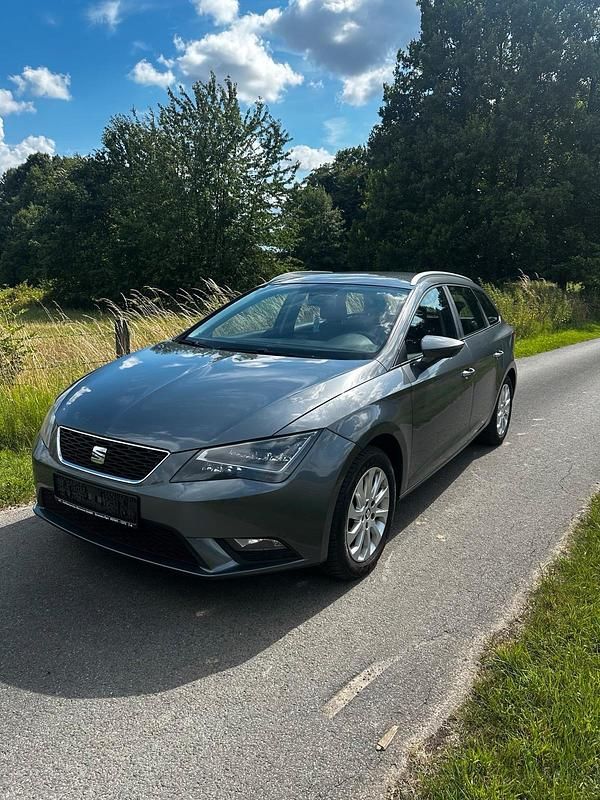 Grau Gebraucht 2014 Seat Leon ST Kombi | 4.290 € - Bild 1/4