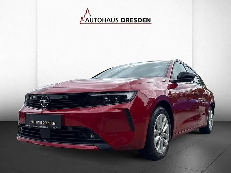 Lackierung peperoncino red/typ verk Gebraucht 2023 Opel Astra Elegance Kombi | 20.990 € (Guter Preis) - Bild 1/4