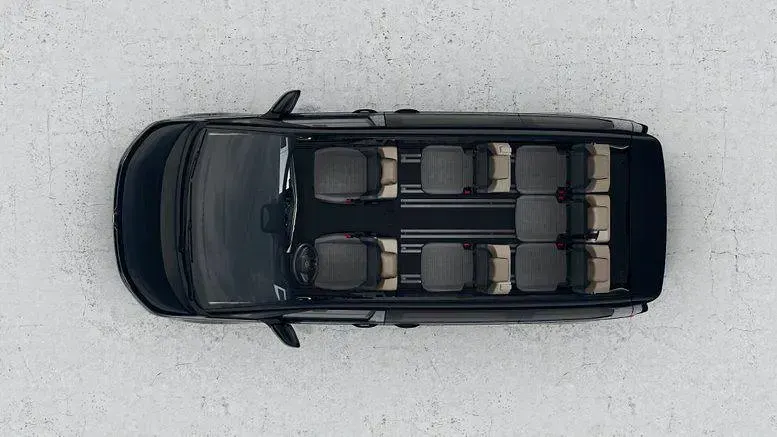 Neu VW T7 150 PS (110 kW) 2025 Deep black perleffekt Van