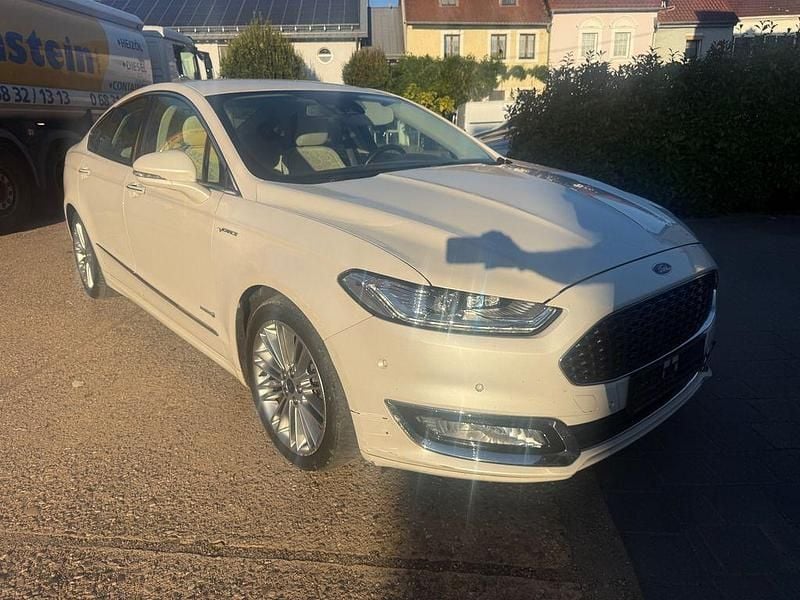 Gebraucht Ford Mondeo Vignale 140 PS (102 kW) 2015 Weiß Limousine