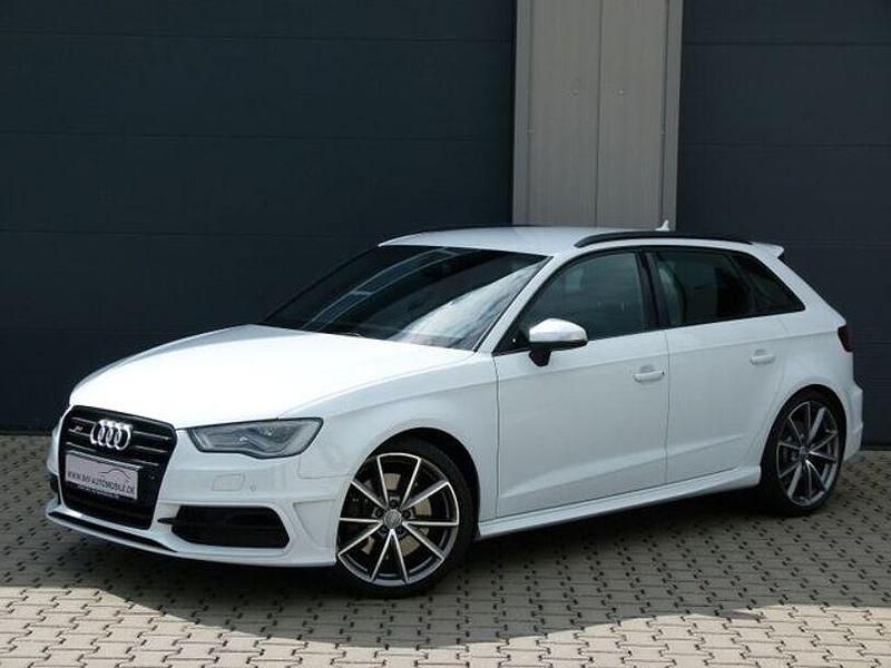 Gletscherweiß metallic Gebraucht 2013 Audi S3 Sport Limousine | 21.299 € (Fairer Preis) - Bild 1/4