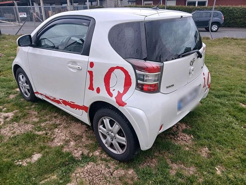 Gebraucht Toyota iQ 68 PS (50 kW) 2010 Kleinwagen