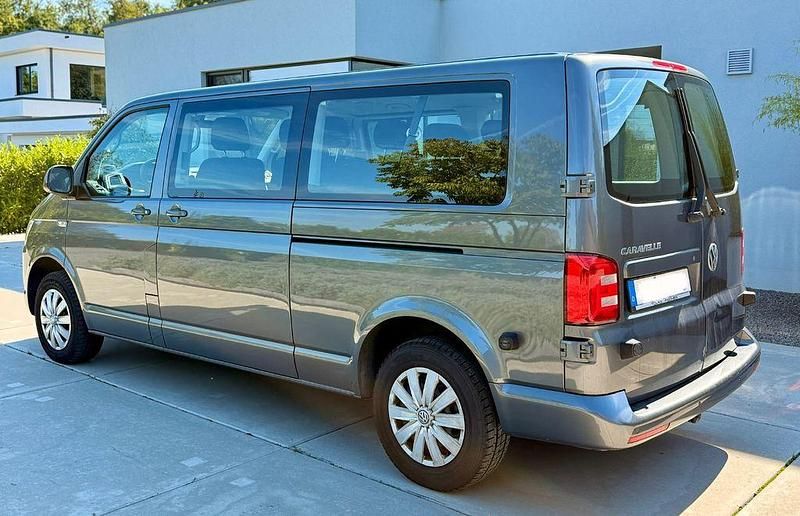 Grau Gebraucht 2018 VW Caravelle Van / Kleinbus | 22.995 € (Superpreis) - Bild 1/4