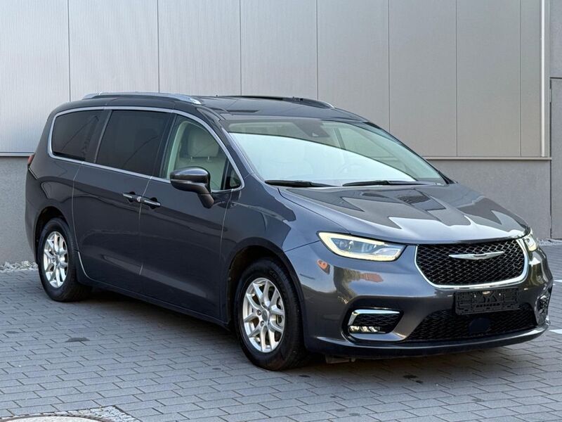 Grau Gebraucht 2022 Chrysler Pacifica Touring SUV | 28.500 € (Superpreis) - Bild 1/4