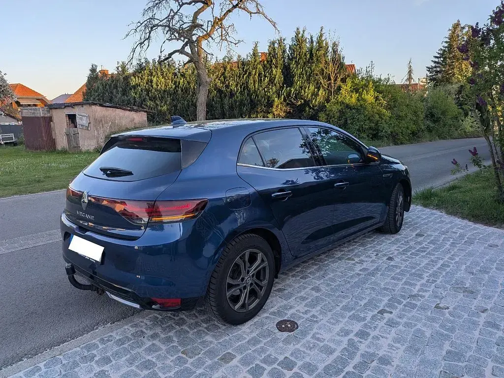 Gebraucht Renault Mégane Intens 140 PS (102 kW) 2020 Blau Limousine