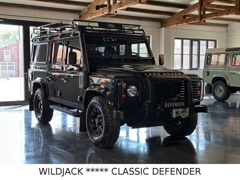 Schwarz Gebraucht 2012 Land Rover Defender Black Edition SUV | 68.950 € - Bild 1/4