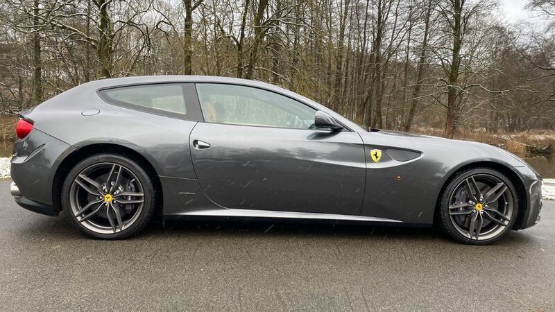 Grau Gebraucht 2011 Ferrari FF Limousine | 141.990 € (Fairer Preis) - Bild 1/4