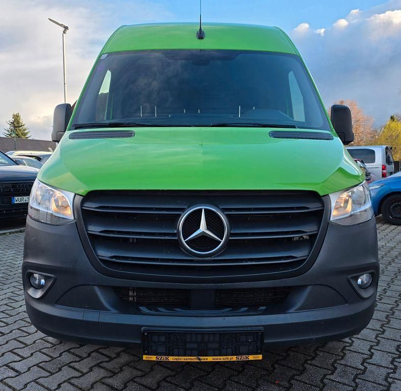 Gebraucht Mercedes Sprinter 170 PS (125 kW) 2023 Grün Van