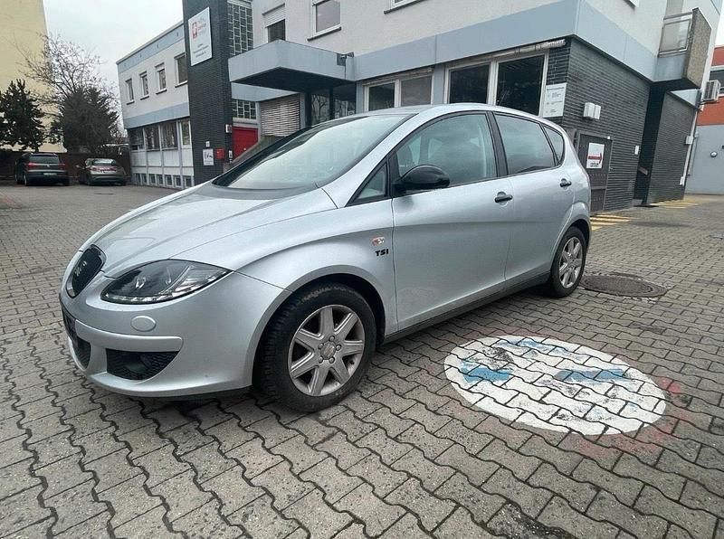 Gebraucht Seat Altea 125 PS (91 kW) 2009 Silber Kleinwagen