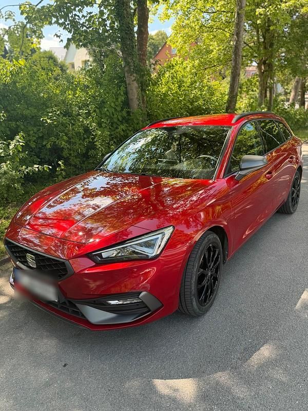 Rot Gebraucht 2021 Seat Leon FR Kombi | 19.499 € (Fairer Preis) - Bild 1/4