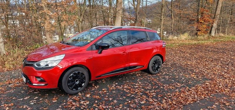 Rot Gebraucht 2017 Renault Clio IV LIMITED Kleinwagen | 6.000 € (Guter Preis) - Bild 1/4