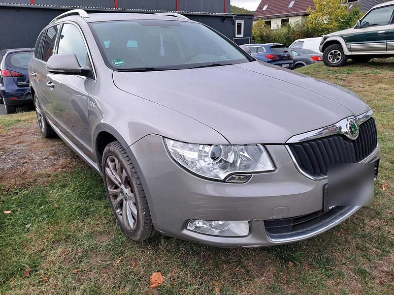 Gebraucht 2012 Skoda Superb Kombi | 4.500 € (Superpreis) - Bild 1/4