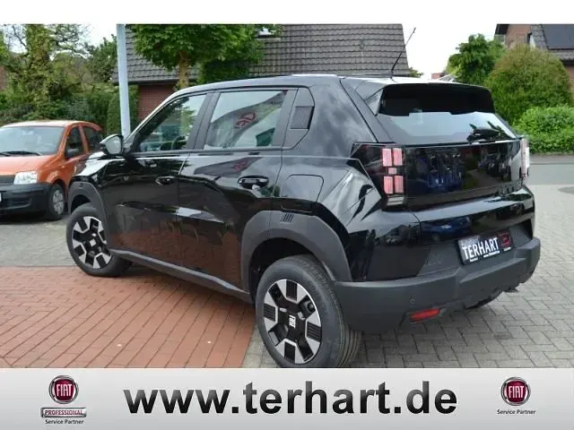 Neu Fiat Grande Panda Icon 101 PS (74 kW) 2025 Schwarz Kleinwagen