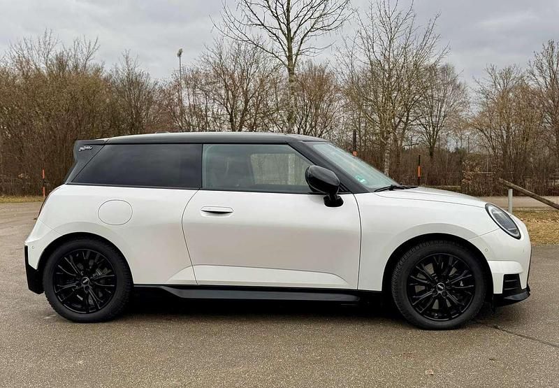 Gebraucht Mini John Cooper Works 218 PS (160 kW) 2025 Weiß Kleinwagen