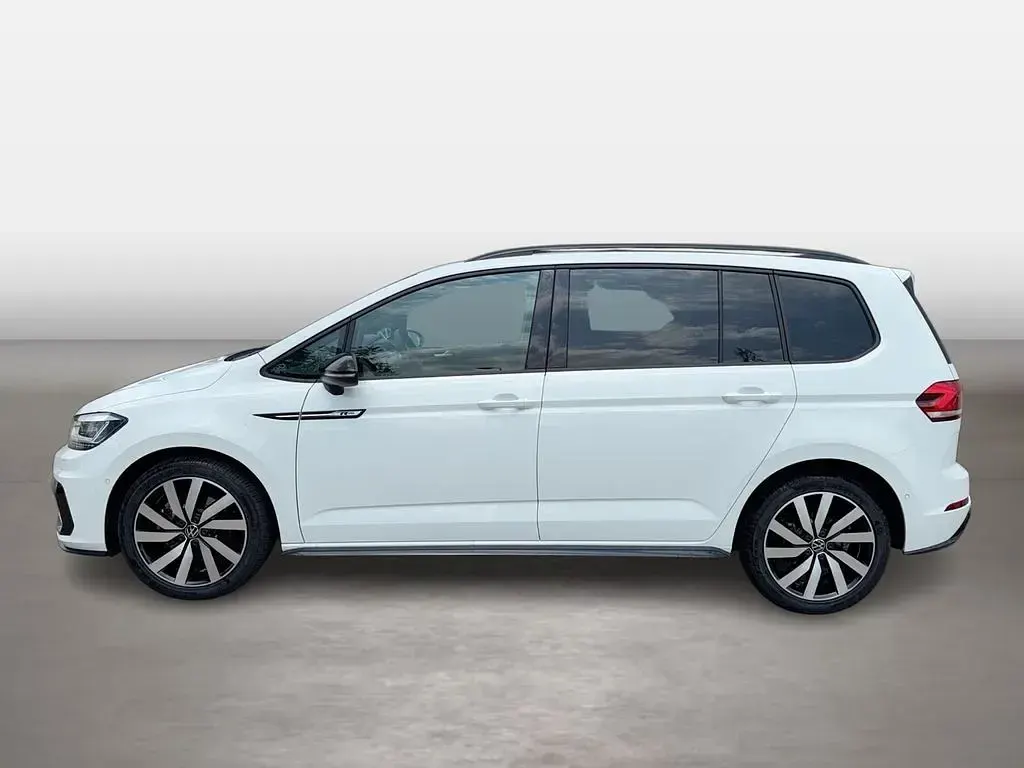 Gebraucht VW Touran Highline 150 PS (110 kW) 2025 Weiß Van / Kleinbus