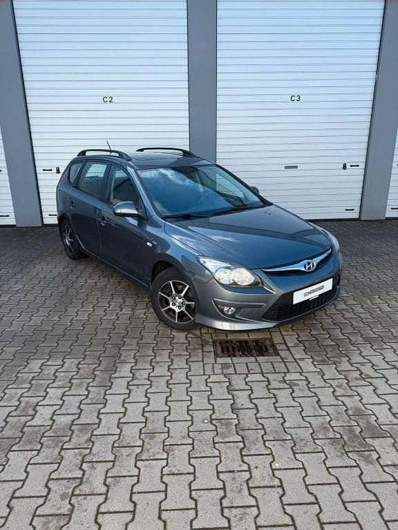 Gebraucht Hyundai i30 Comfort 109 PS (80 kW) 2010 Grau Kombi