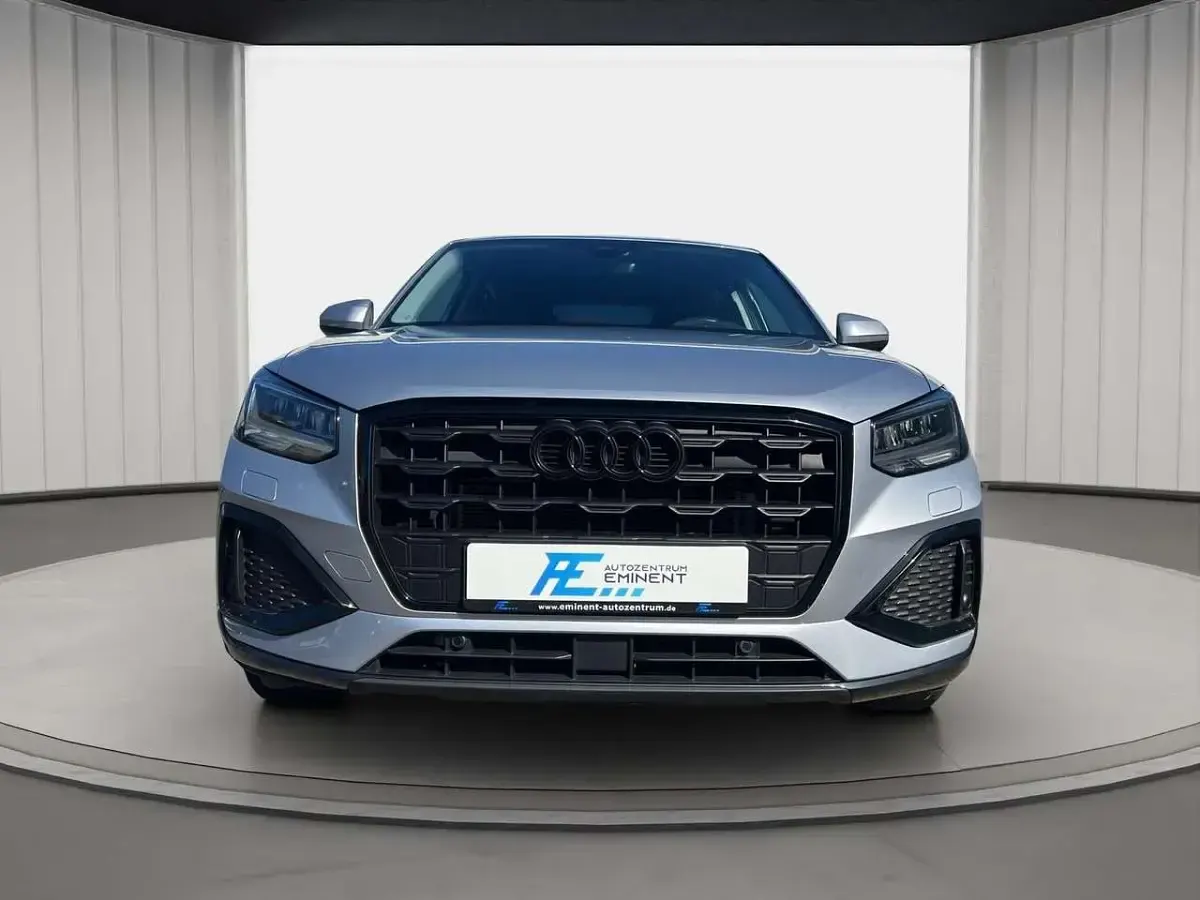 Używany Audi Q2 150 KM (110 kW) 2023 Srebrny SUV