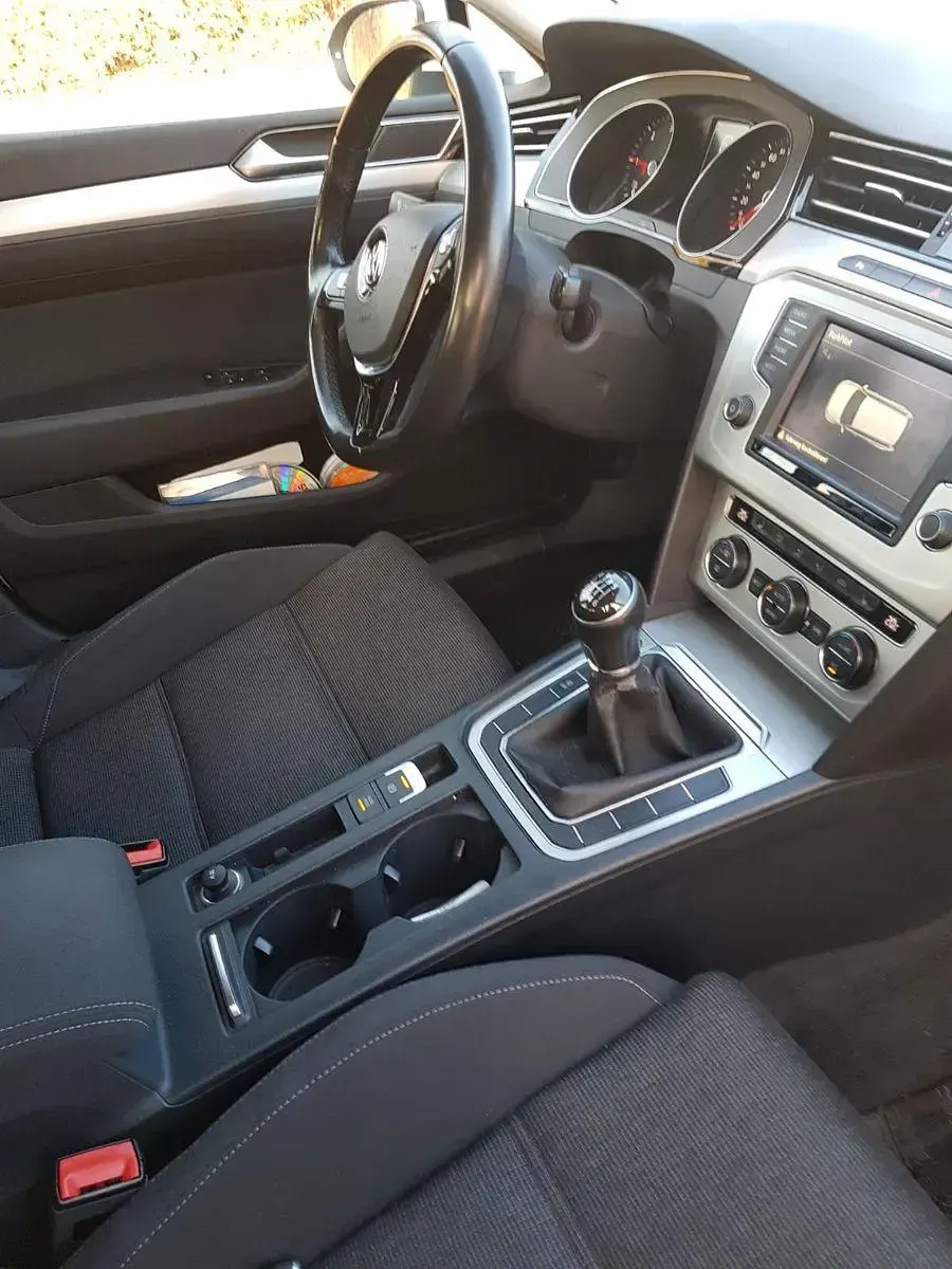 Gebraucht VW Passat Comfortline 120 PS (88 kW) 2015 Weiß Kombi