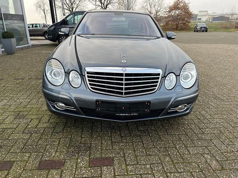 Gebraucht Mercedes E500 387 PS (284 kW) 2008 Grau Limousine
