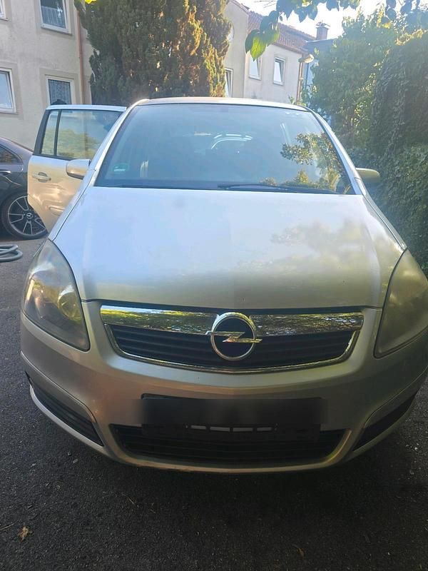 Silber Gebraucht 2006 Opel Zafira Van / Kleinbus | 850 € (Superpreis) - Bild 1/4