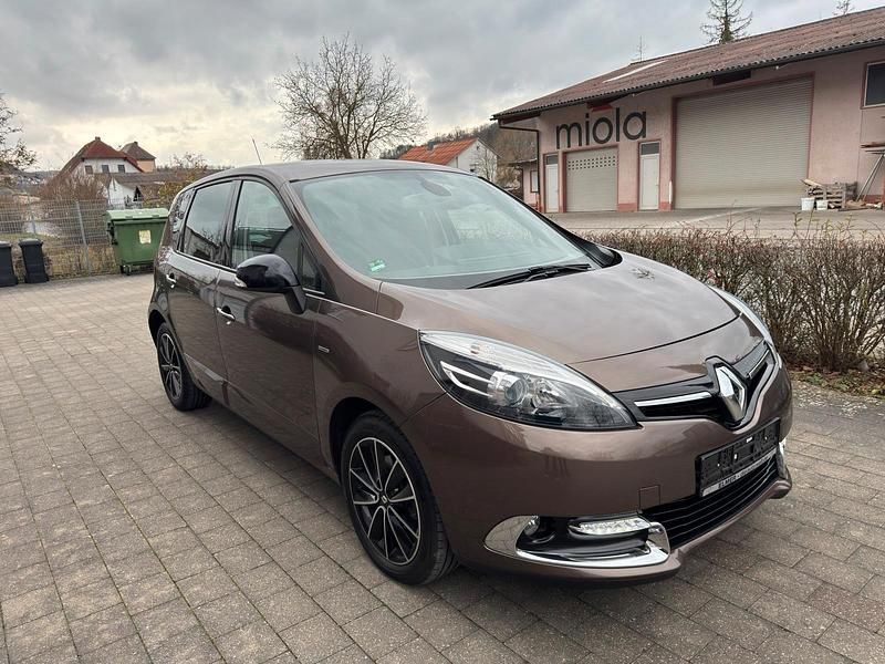 Braun Gebraucht 2013 Renault Scénic Bose Edition Van / Kleinbus | 5.900 € (Fairer Preis) - Bild 1/4