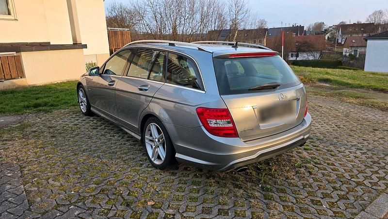 Gebraucht Mercedes C300 231 PS (169 kW) 2011 Silber Kombi