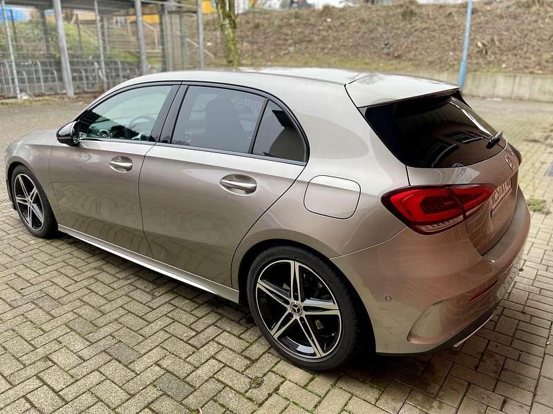 Gebraucht Mercedes A250 224 PS (164 kW) 2018 Grau Kleinwagen