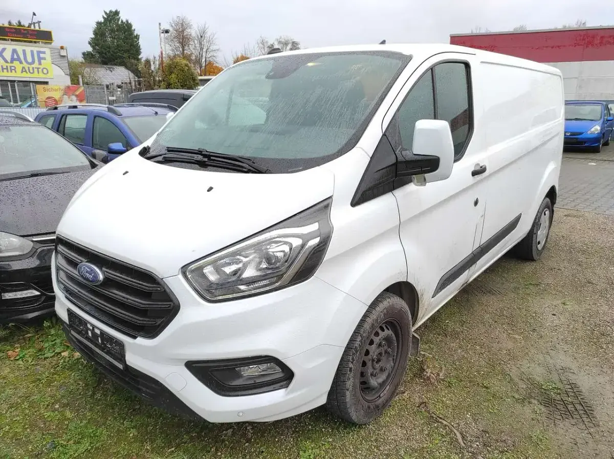 Gebraucht Ford Transit Custom 131 PS (96 kW) 2022 Weiß Van / Kleinbus