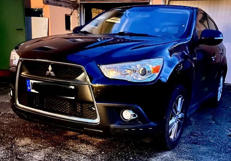 Schwarz Gebraucht 2011 Mitsubishi ASX Edition SUV | 3.750 € (Superpreis) - Bild 1/4