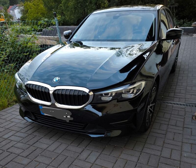 Schwarz Gebraucht 2020 BMW 318 Sport Line Limousine | 22.500 € (Fairer Preis) - Bild 1/4
