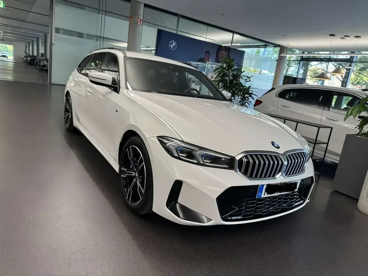 Gebraucht BMW 320 Shadowline 190 PS (139 kW) 2024 Kombi