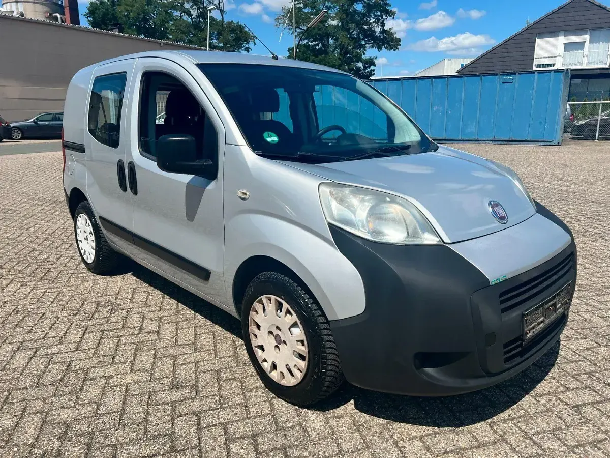 Gebraucht Fiat Fiorino Basis 73 PS (53 kW) 2011 Grau Van / Kleinbus