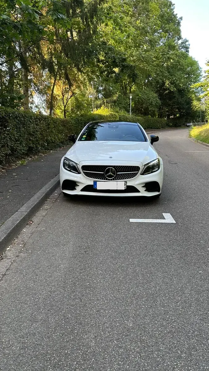 Gebraucht Mercedes C300 245 PS (180 kW) 2020 Weiß Coupé