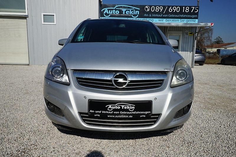 Gebraucht Opel Zafira Innovation 140 PS (102 kW) 2009 Argon silber/ice silver (m2) Van / Kleinbus
