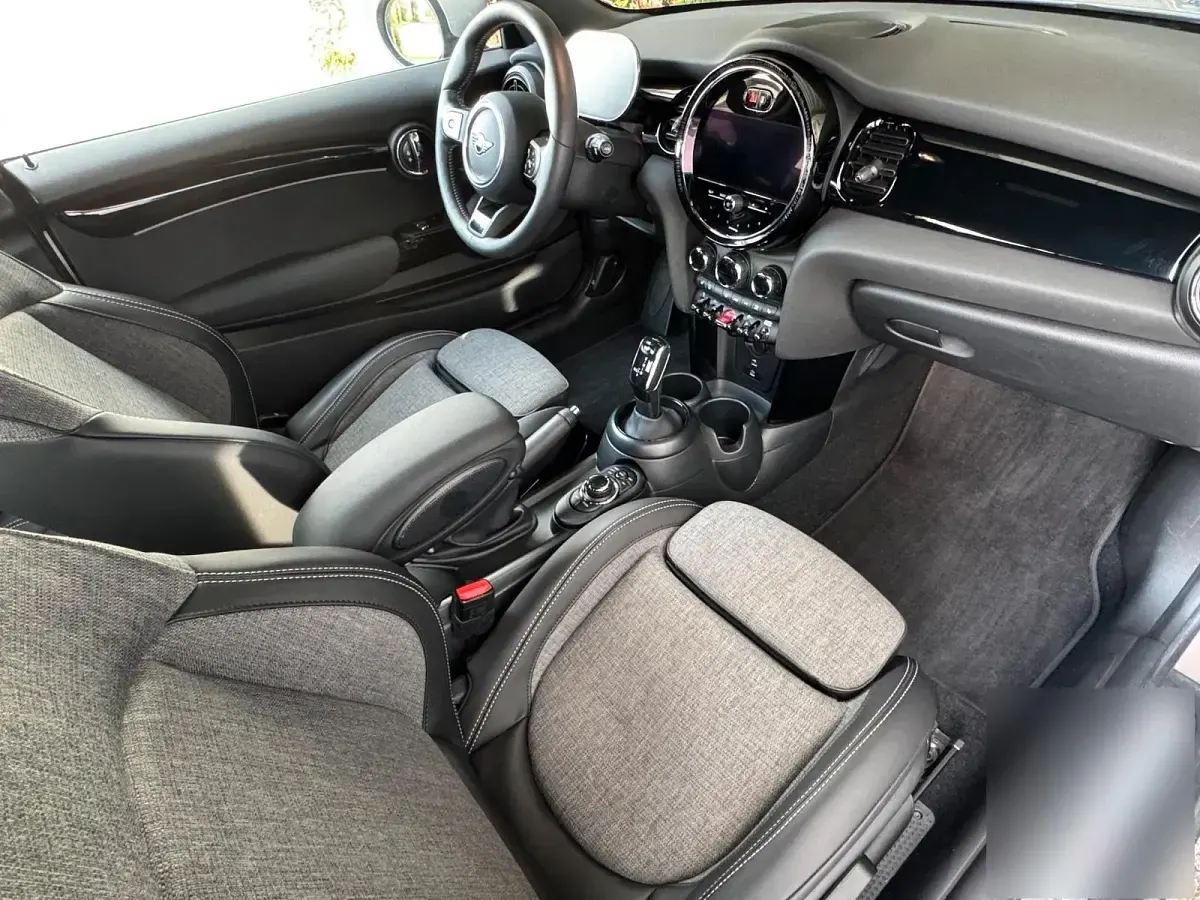 Gebraucht Mini Cooper S Sport 178 PS (130 kW) 2023 Grau Kleinwagen