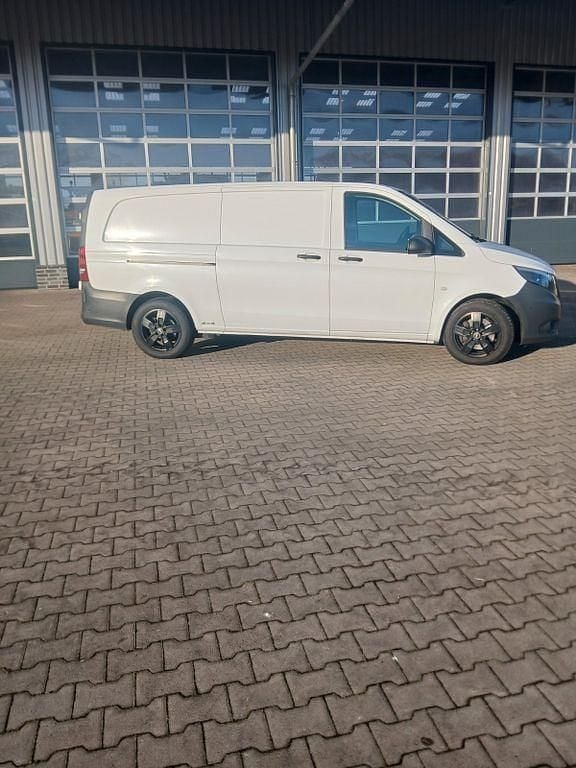Gebraucht Mercedes Vito 163 PS (119 kW) 2018 Weiß Van
