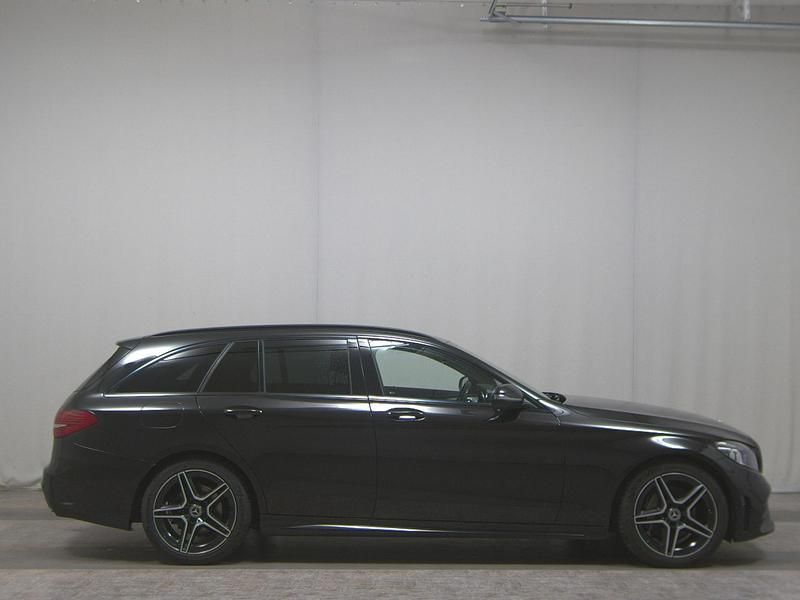 Schwarz Gebraucht 2021 Mercedes C220 AMG line Kombi | 14.690 € (Fairer Preis) - Bild 1/4