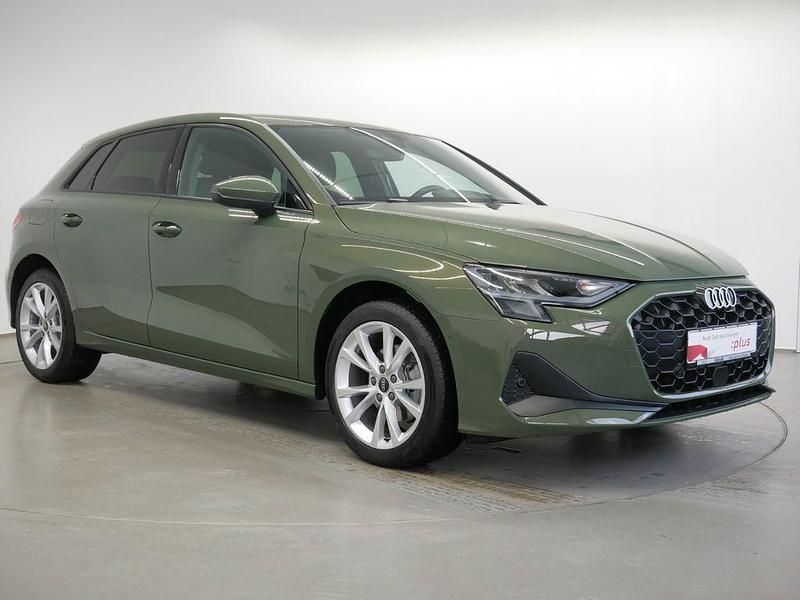 Gebraucht Audi A3 Ambiente 150 PS (110 kW) 2024 Distriktgrün metallic Limousine