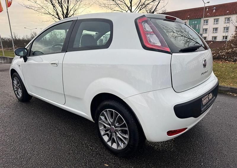 Gebraucht Fiat Punto Evo 69 PS (50 kW) 2011 Polarweiß Kleinwagen