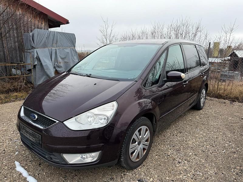 Gebraucht Ford Galaxy 145 PS (106 kW) 2009 Rot Van / Kleinbus