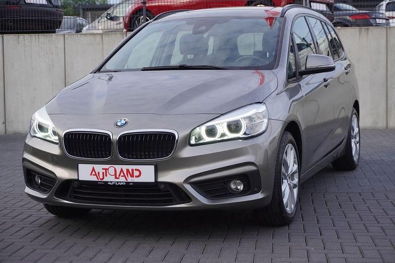 Silber Gebraucht 2016 BMW 220 Van / Kleinbus | 17.990 € (Fairer Preis) - Bild 1/4