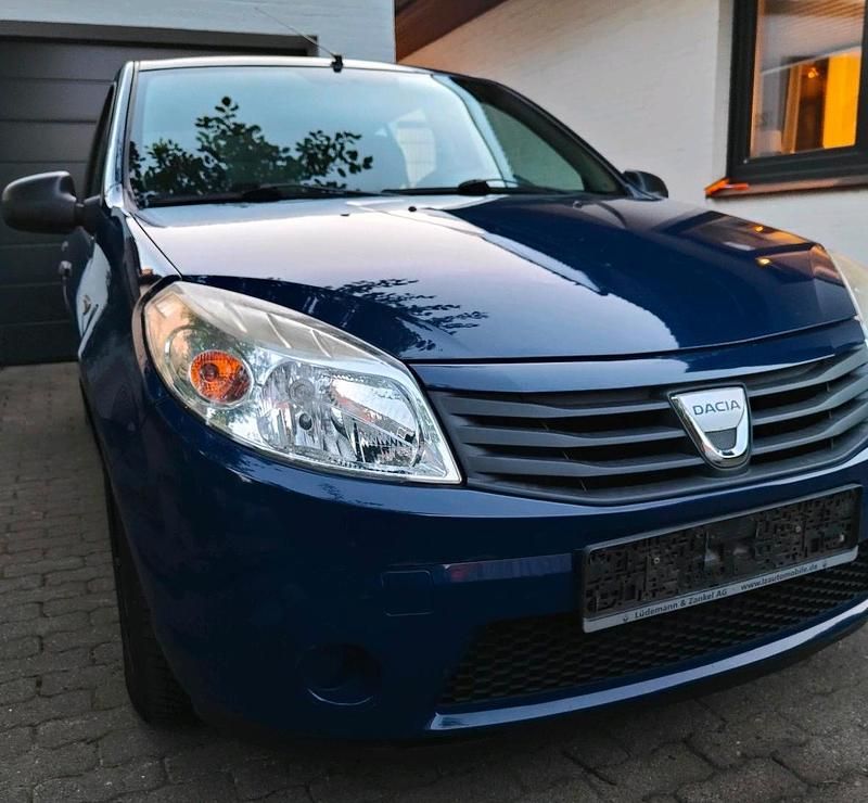 Blau Gebraucht 2009 Dacia Sandero Kleinwagen | 1.100 € (Superpreis) - Bild 1/4