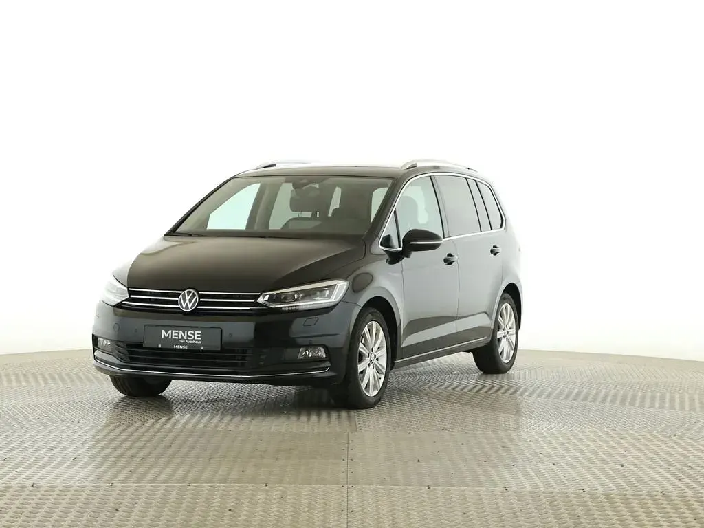 Gebraucht VW Touran Highline 150 PS (110 kW) 2024 Deep black perleffekt Van / Kleinbus