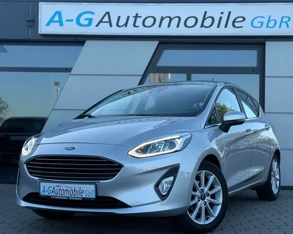 Gebraucht Ford Fiesta Titanium 101 PS (74 kW) 2018 Silber Kleinwagen