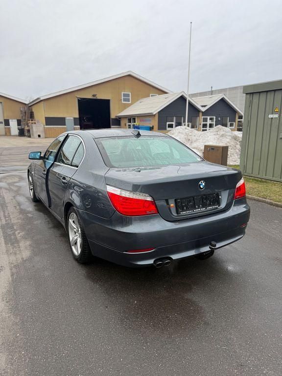 Gebraucht BMW 525 218 PS (160 kW) 2007 Grau Limousine