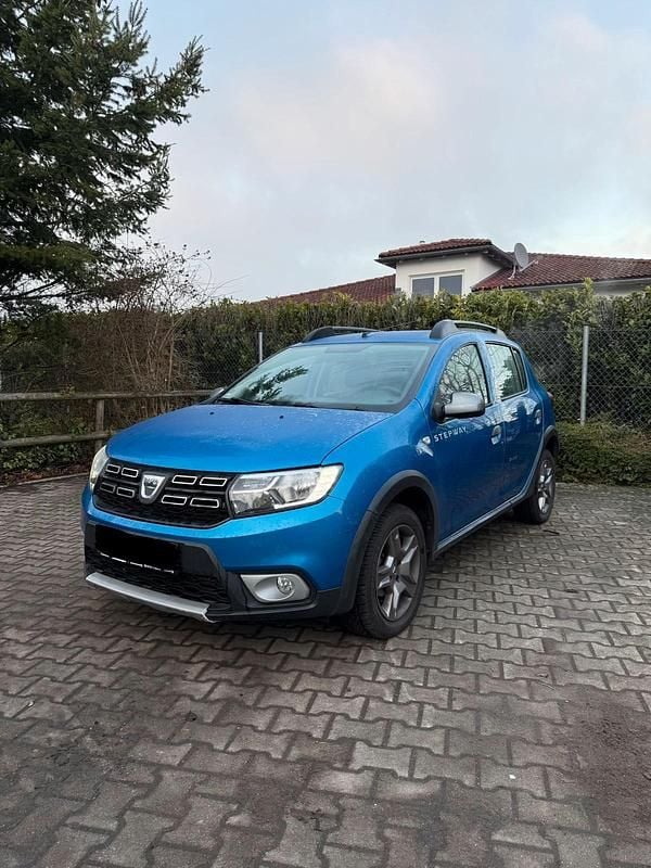Blau Gebraucht 2017 Dacia Sandero Stepway Kleinwagen | 8.290 € (Fairer Preis) - Bild 1/4