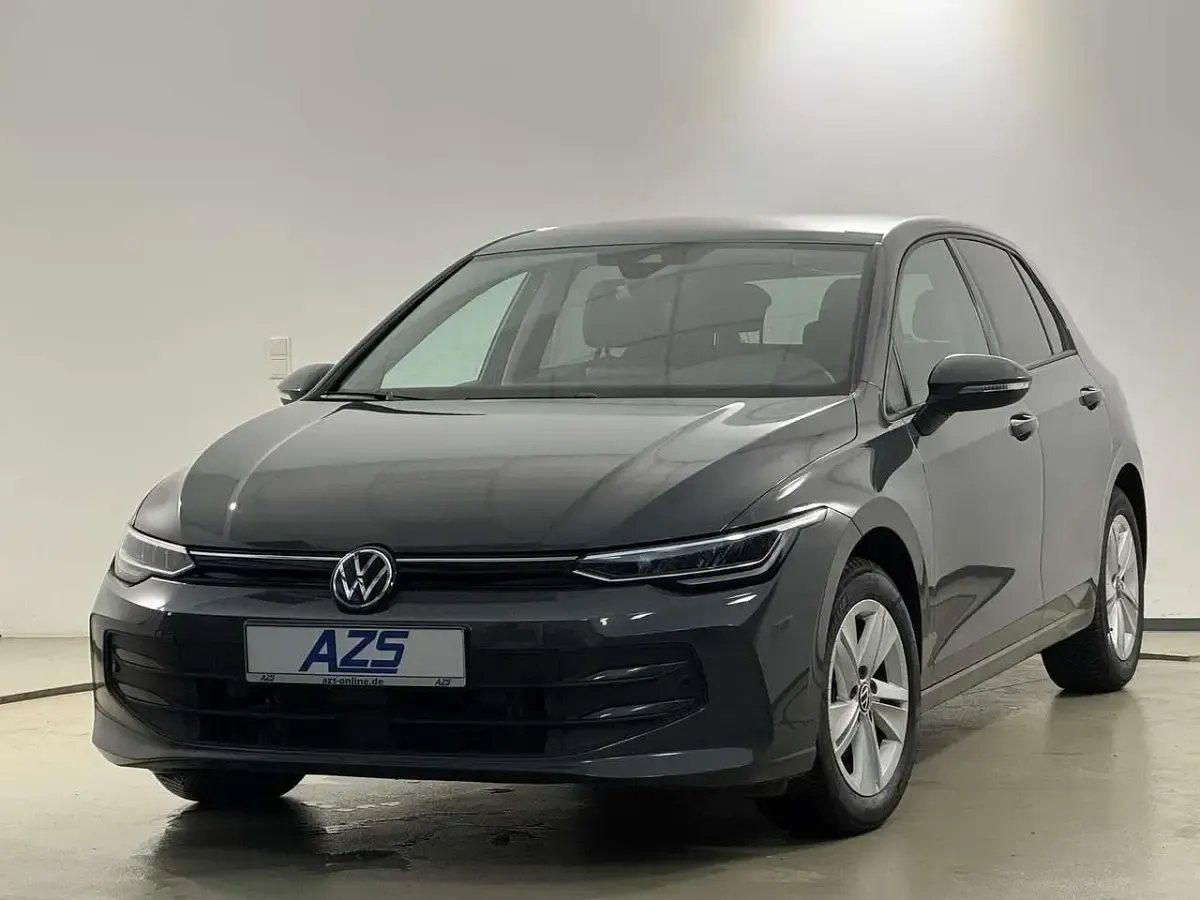 Gebraucht VW Golf VIII 150 PS (110 kW) 2025 Grau Limousine