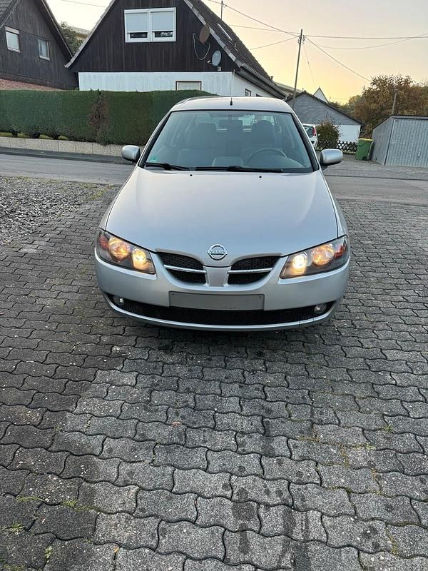 Silber Gebraucht 2004 Nissan Almera Coupé | 1.950 € - Bild 1/4