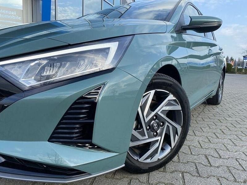 Gebraucht Hyundai i20 101 PS (74 kW) 2025 Grau Kleinwagen