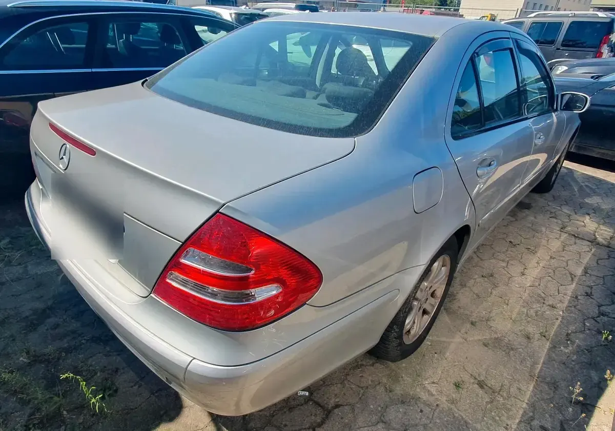 Gebraucht Mercedes E200 Classic 163 PS (119 kW) 2005 Silber Limousine